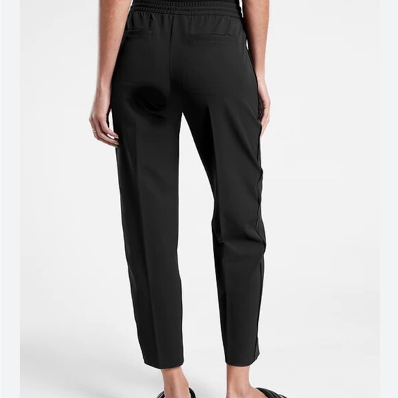 Athleta Women's Black Endeavor Drawstring Straight Leg Crop Pants Sz 8 - Picture 14 of 14